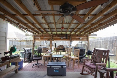 Welcome home to this beautifully maintained 3-bedroom, 2-bath - photo 24