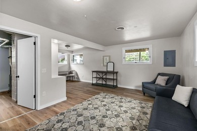 Welcome to 1655 S Park Ave - a beautifully remodeled tri-level - photo 32