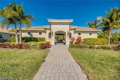 Welcome home to this beautifully maintained 2-bedroom plus den - photo 38