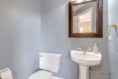 Welcome to one of the finest townhomes in the Schaumburg/Hoffman - photo 9