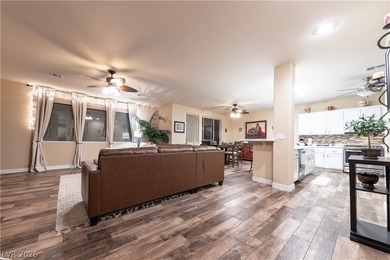 Discover the epitome of desert oasis living in this stunning 3 - photo 4