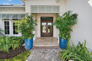 Elegant central beach compound in Vero Beach on a rare half-acre - photo 4