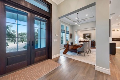 Elegant central beach compound in Vero Beach on a rare half-acre - photo 6