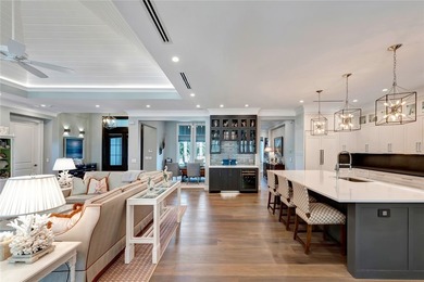Elegant central beach compound in Vero Beach on a rare half-acre - photo 8