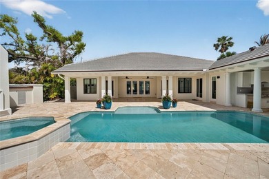 Elegant central beach compound in Vero Beach on a rare half-acre - photo 10
