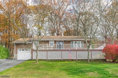 Fox Tail Lake Home Sale Pending in Sparta Twp. New Jersey