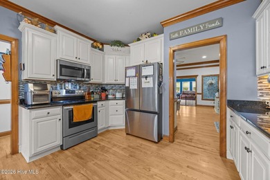*** HUGE PRICE REDUCTION***A rare find: a waterfront home that's - photo 11