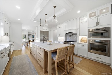 Welcome to 3 True Harbour Way, a custom built Colonial set on 1 - photo 16