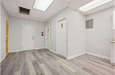 Versatile property with endless potential! Well maintained - photo 7