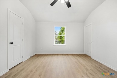 Welcome to this stunning brand-new duplex offering 3 spacious - photo 18