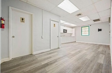 Versatile property with endless potential! Well maintained - photo 10