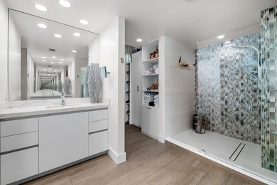 Every detail of this exceptional residence has been thoughtfully - photo 32