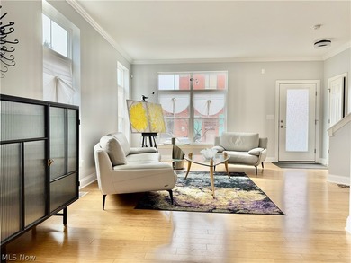 Rare opportunity to own a recently updated 3-bed, 3.5-bath - photo 7
