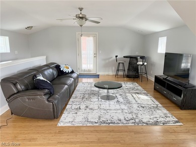 Rare opportunity to own a recently updated 3-bed, 3.5-bath - photo 9