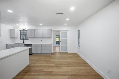 Welcome home to a property that offers something increasingly - photo 8