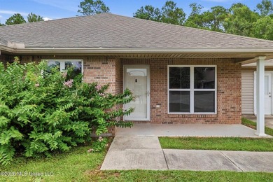 Welcome home to this well maintained 3-bedroom, 2-bathroom home - photo 3