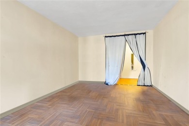 Prime Brighton Beach! Ocean block! This oversized J-4 co-op