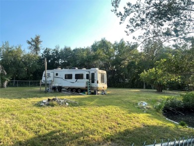 **PRICE IMPROVEMENT** HUGE LOT, AMAZING LOCATION!! Nearly 3/4 of - photo 1