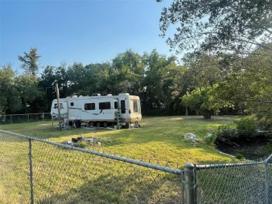 **PRICE IMPROVEMENT** HUGE LOT, AMAZING LOCATION!! Nearly 3/4 of - photo 5