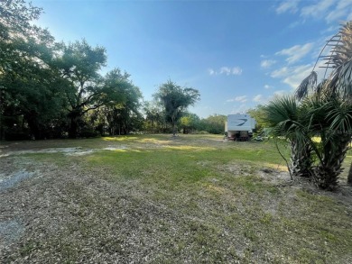 **PRICE IMPROVEMENT** HUGE LOT, AMAZING LOCATION!! Nearly 3/4 of - photo 7