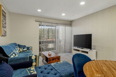 Welcome to this beautifully refreshed 1-bedroom, 1-bath - photo 8