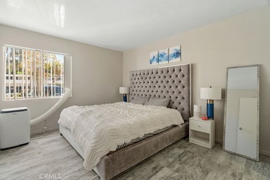 Welcome to this beautifully refreshed 1-bedroom, 1-bath - photo 10