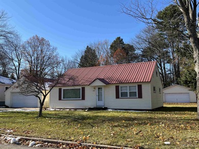 Lake Superior - Marquette County Home Active Under Contract in Marquette Michigan