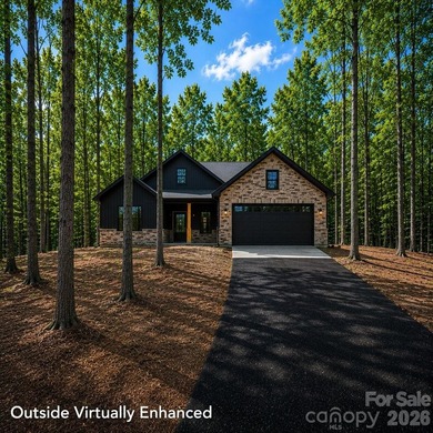 Escape to the lake in this stunning, newly constructed 3-bedroom - photo 1