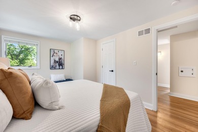 Nestled on a quiet cul-de-sac, this beautifully maintained - photo 13