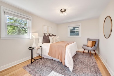 Nestled on a quiet cul-de-sac, this beautifully maintained - photo 14