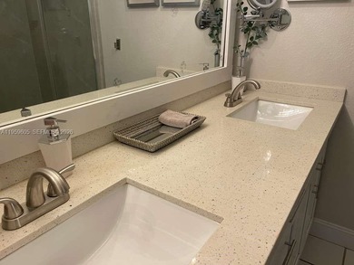 This isn't just a condo.
It's front-row Intracoastal living.

