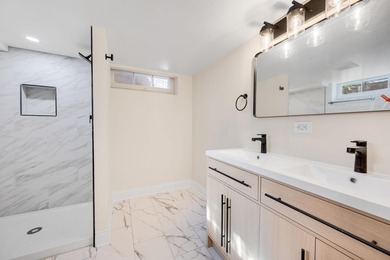 Nestled on a quiet cul-de-sac, this beautifully maintained - photo 20