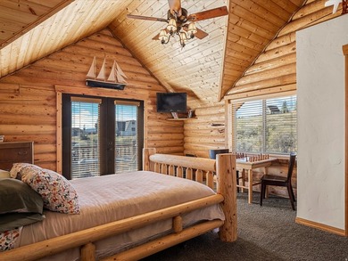 Custom log home nestled at the end of a quiet Cul-de-sac on two - photo 23