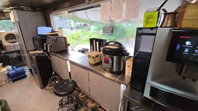 A fully equipped and operational food truck for sale is ideal - photo 5