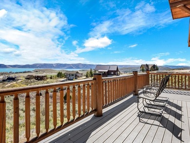 Custom log home nestled at the end of a quiet Cul-de-sac on two - photo 28