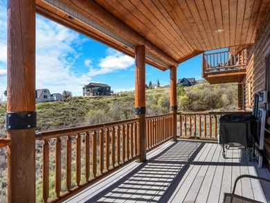 Custom log home nestled at the end of a quiet Cul-de-sac on two - photo 30