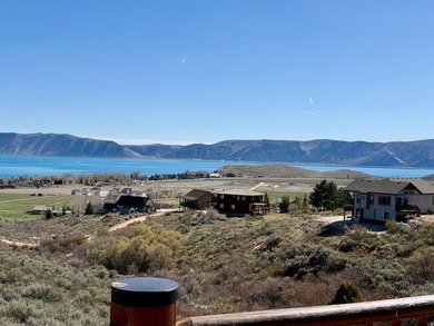 Custom log home nestled at the end of a quiet Cul-de-sac on two - photo 43