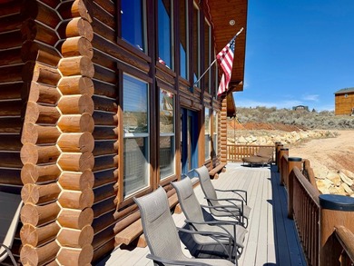 Custom log home nestled at the end of a quiet Cul-de-sac on two - photo 44