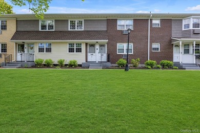 Welcome to a captivating residence at 5205 Wilshire Lane - photo 1