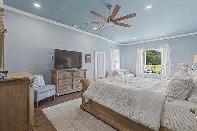 Tucked on a private cul-de-sac wooded lot, this reimagined Del - photo 14