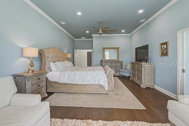 Tucked on a private cul-de-sac wooded lot, this reimagined Del - photo 16