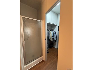 Welcome home to this spacious and beautifully updated 3-bedroom - photo 21