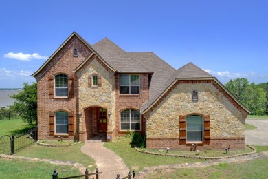 Beautiful Waterfront Property! Ready to Move in! - Lake Home For Sale in Runaway Bay, Texas