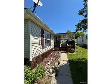 Welcome home to this spacious and beautifully updated 3-bedroom - photo 29
