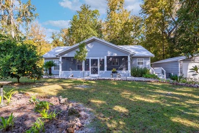 Suwannee River Home For Sale in Fort White Florida