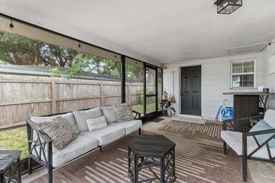 CHARMING COTTAGE JUST 2 MILES FROM DOWNTOWN SARASOTA Nestled on - photo 4