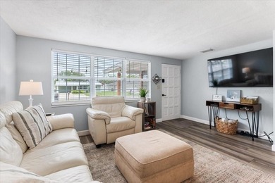 CHARMING COTTAGE JUST 2 MILES FROM DOWNTOWN SARASOTA Nestled on - photo 8
