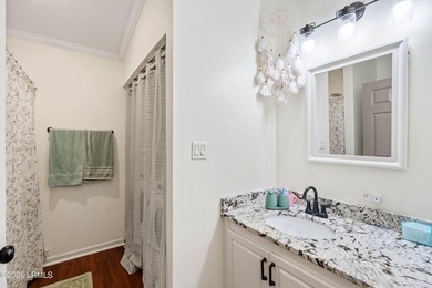 Welcome to 21 Caswell in the highly sought-after Picket Fences - photo 7