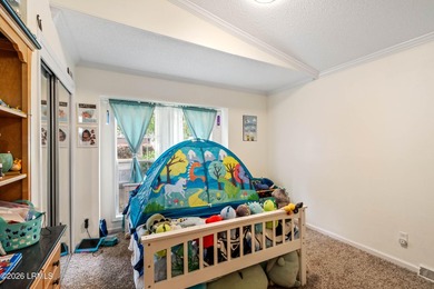 Welcome to 21 Caswell in the highly sought-after Picket Fences - photo 9