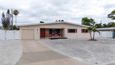 Rare mid-century A-frame pool home in central Sarasota with no - photo 1